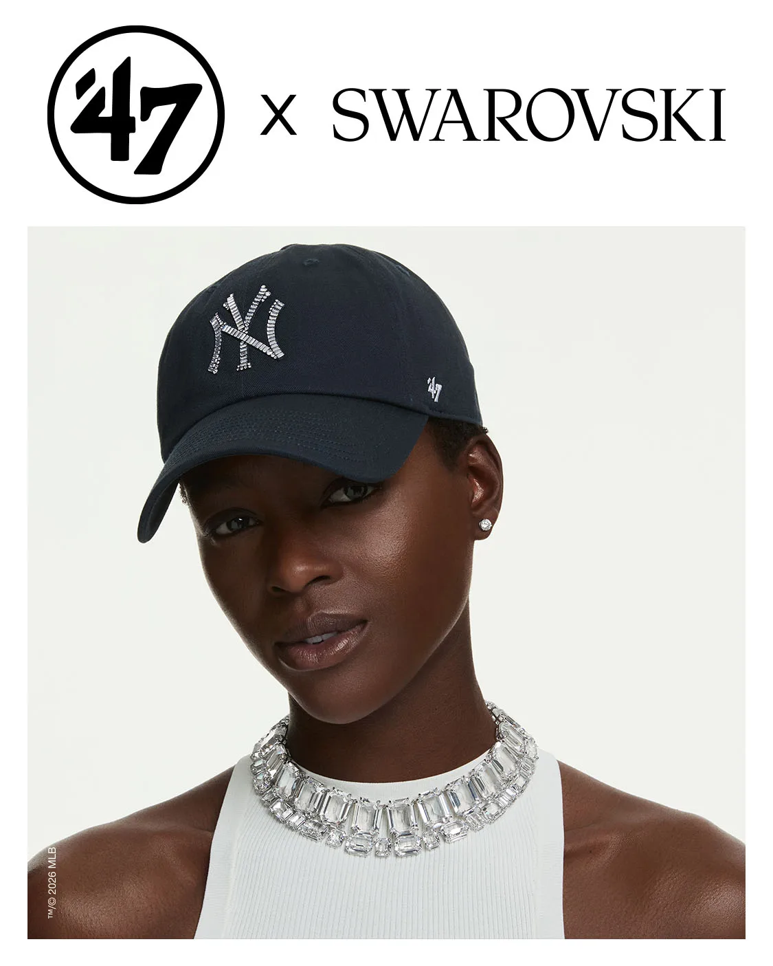 Modella con il cappellino ’47 dei New York Yankees