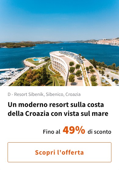 Un moderno resort sulla costa della Croazia con vista sul mare