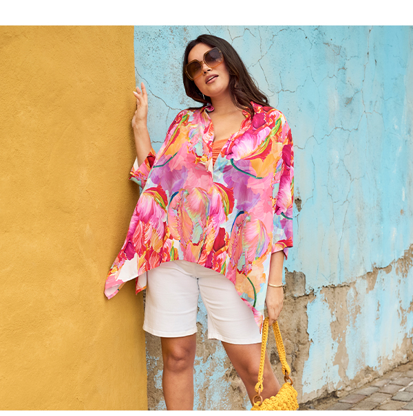 Blusa, design ad acquarello, taglio svasato, colletto da camicia, maniche a 3/4