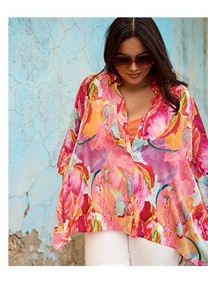 Blusa, design ad acquarello, taglio svasato, colletto da camicia, maniche a 3/4