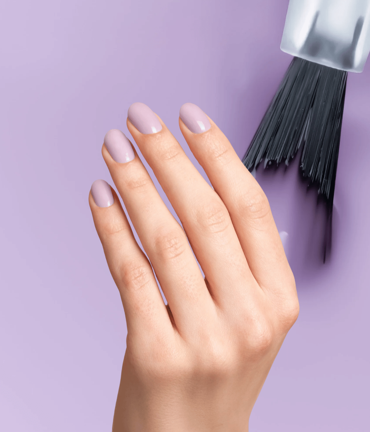Mani con unghie colorate dallo smalto 704 Rhapsody Mesauda Gelegant