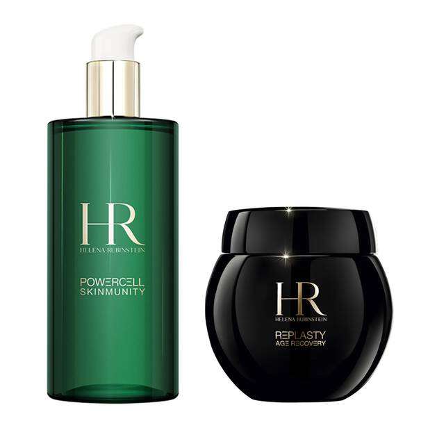 Bottiglia verde Powercell Essence e vaso Age Recovery Night  su uno sfondo bianco 