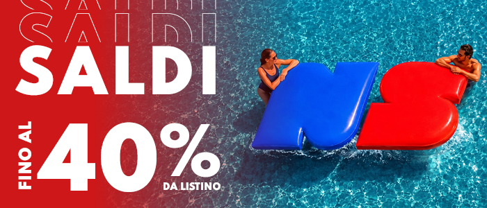 Summer sale banner showing two people on red and blue pool floats in clear water, with large 'SALDI' and 'fino al 40%' text