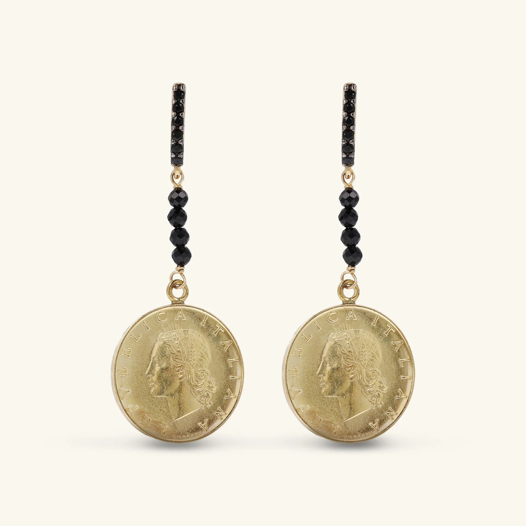 Image of Orecchini Pendenti con Spinello Nero e Moneta