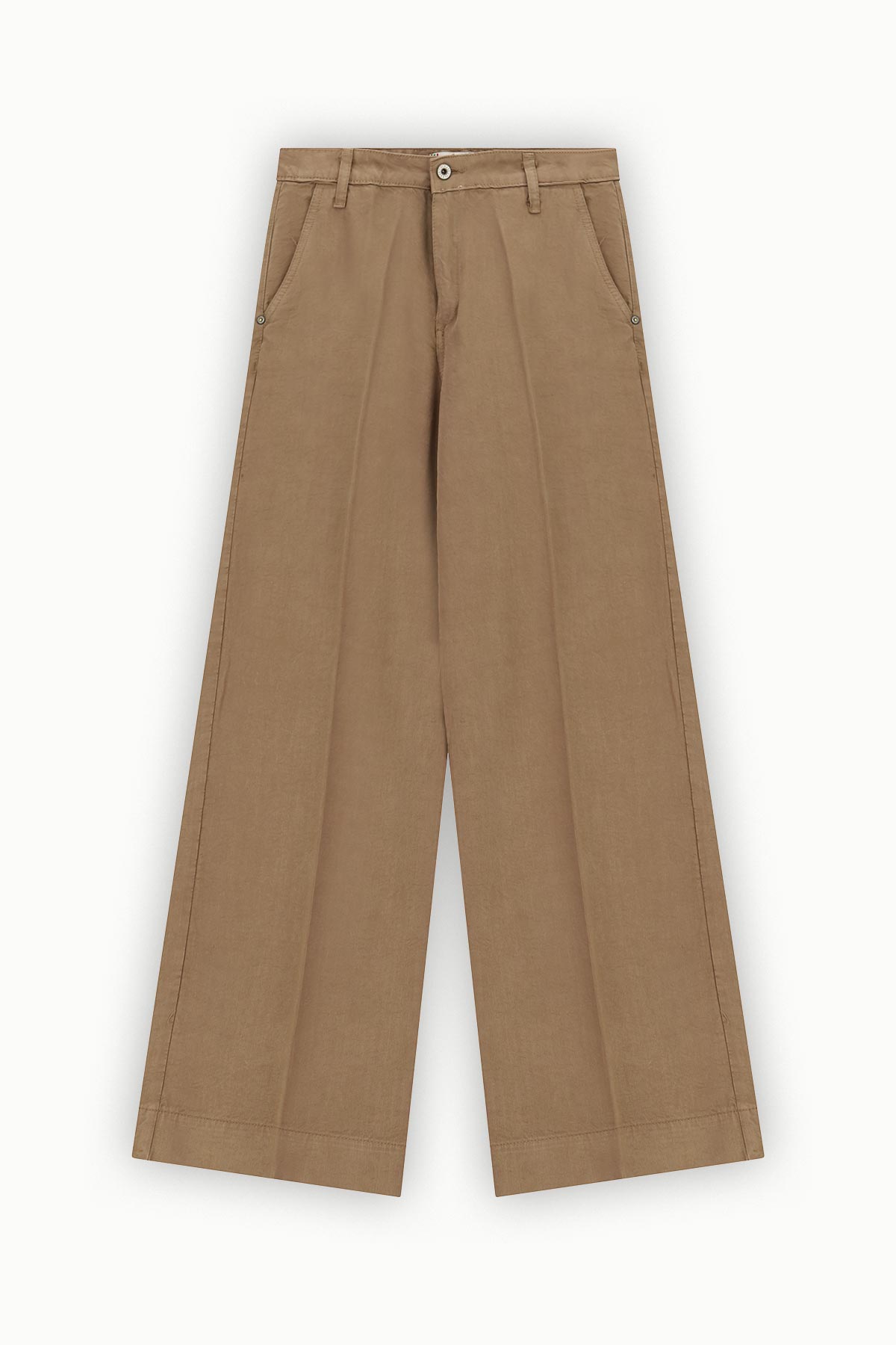 Wide-leg brown high-waist trousers with front pleats, belt loops and side pockets, flat-lay on white background