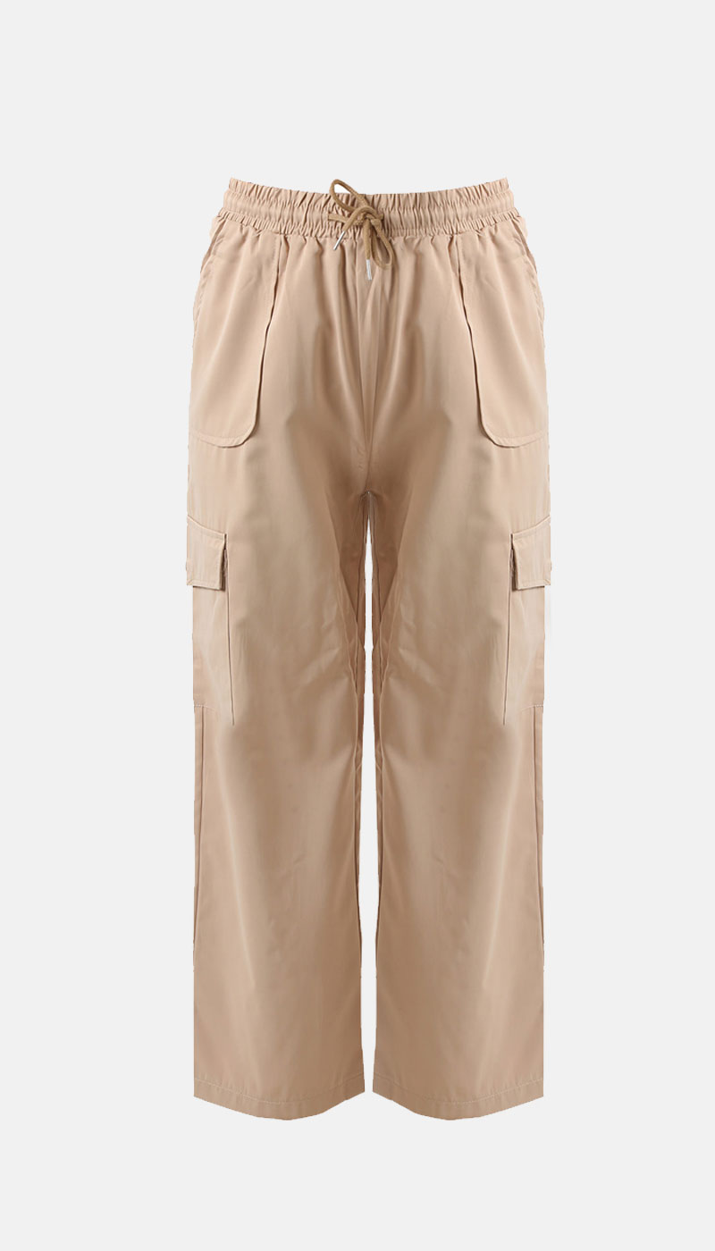 Beige cargo trousers with elastic drawstring waist, straight-leg fit and multiple patch pockets on white background