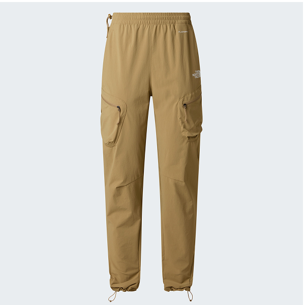SummeryHikingOutfits
