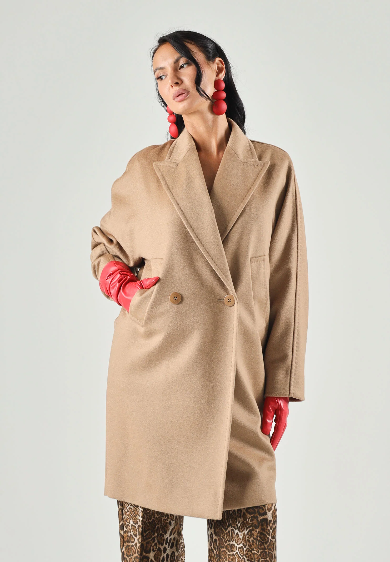 Image of Cappotto doppiopetto MSTMASTRO in drap di pura lana, vestibilità ampia, tessuto 100% lana vergine con fodera 100% viscosa,