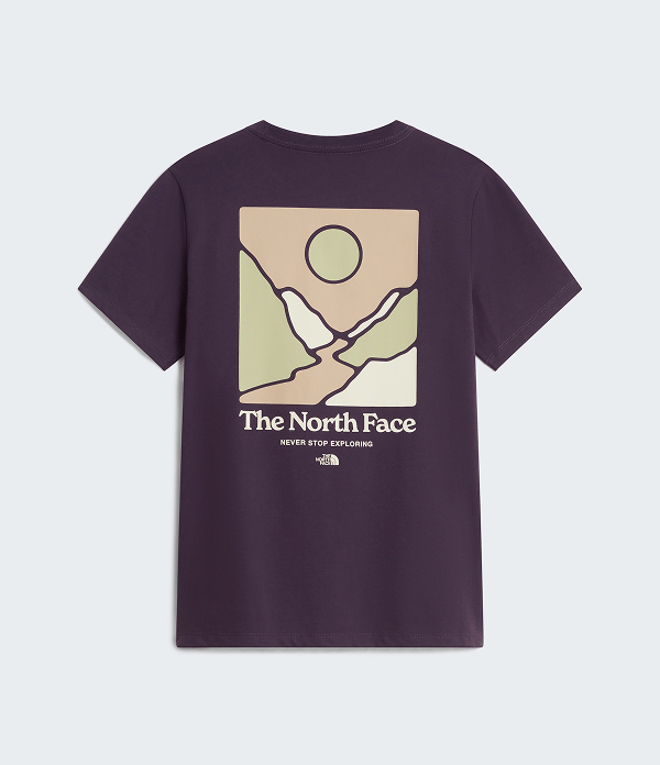 SummeryHikingOutfits