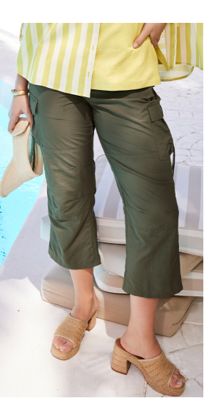 Pantaloni cargo in stile utility con cintura elastica e tasche cargo
