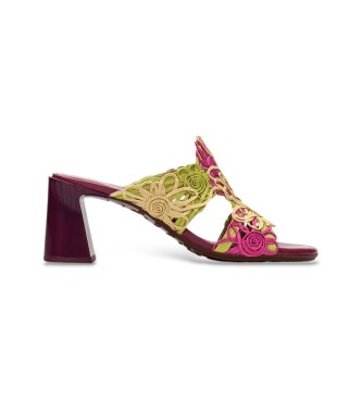 Sandali con orchidea gialla