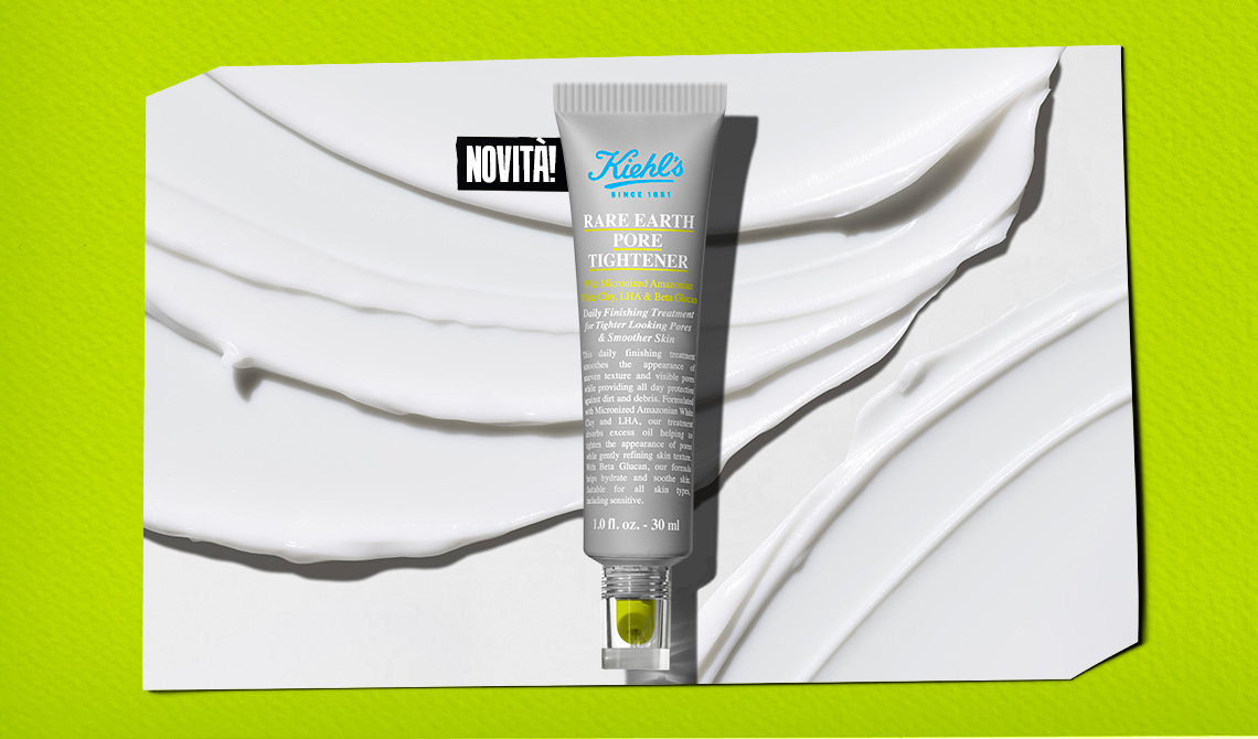 Tubetto di crema Kiehl's Rare Earth Pore Tightener al centro di pennellate di crema bianca su sfondo verde brillante con la scritta "NOVIT&Agrave;!