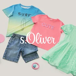 Tre completi per bambini che includono una maglietta da surf blu e gialla con pantaloncini, una maglietta rosa 