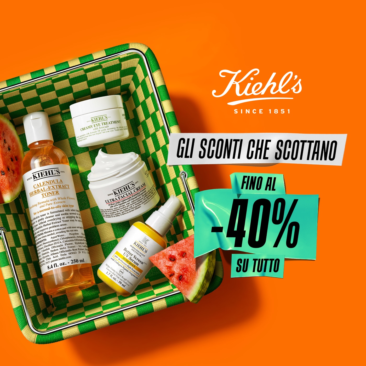 Cestino Kiehl's con prodotti e anguria. Testo: "Gli sconti che scottano fino al -40% su tutto" su sfondo arancione