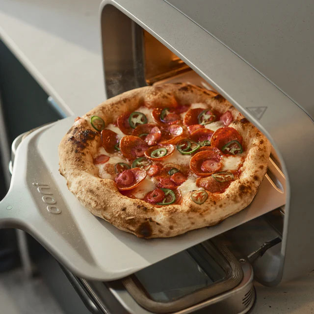 Kit forno pizza elettrico Ooni Volt 2 completo di pala e giropizza Ooni