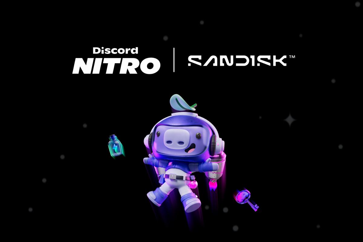 I loghi Discord Nitro e SanDisk appaiono sopra una sorridente mascotte astronauta viola di Wumpus che fluttua nello spazio.