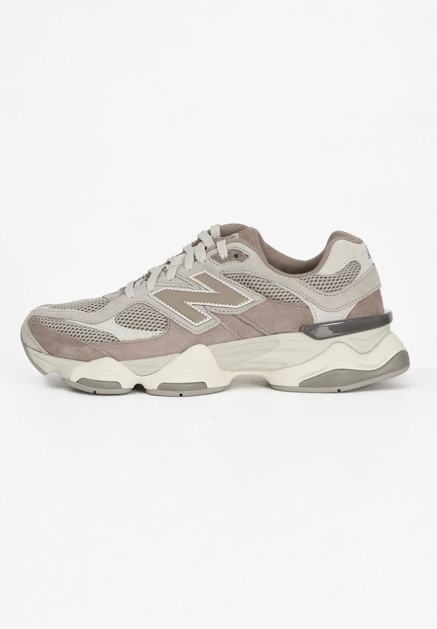 Image of NEW BALANCE Sneakers 9060 marroni da uomo