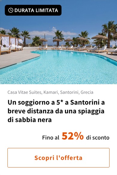 Un soggiorno a 5* a Santorini a breve distanza da una spiaggia di sabbia nera