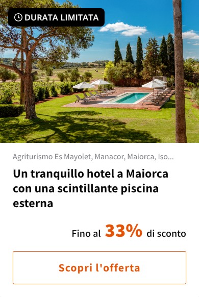 Un tranquillo hotel a Maiorca con una scintillante piscina esterna