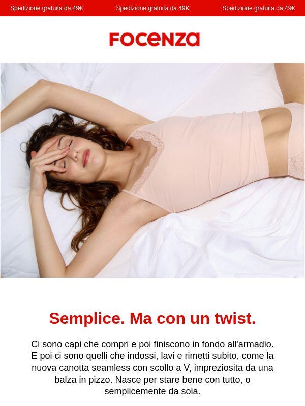 La canotta che non si accontenta di essere basic.