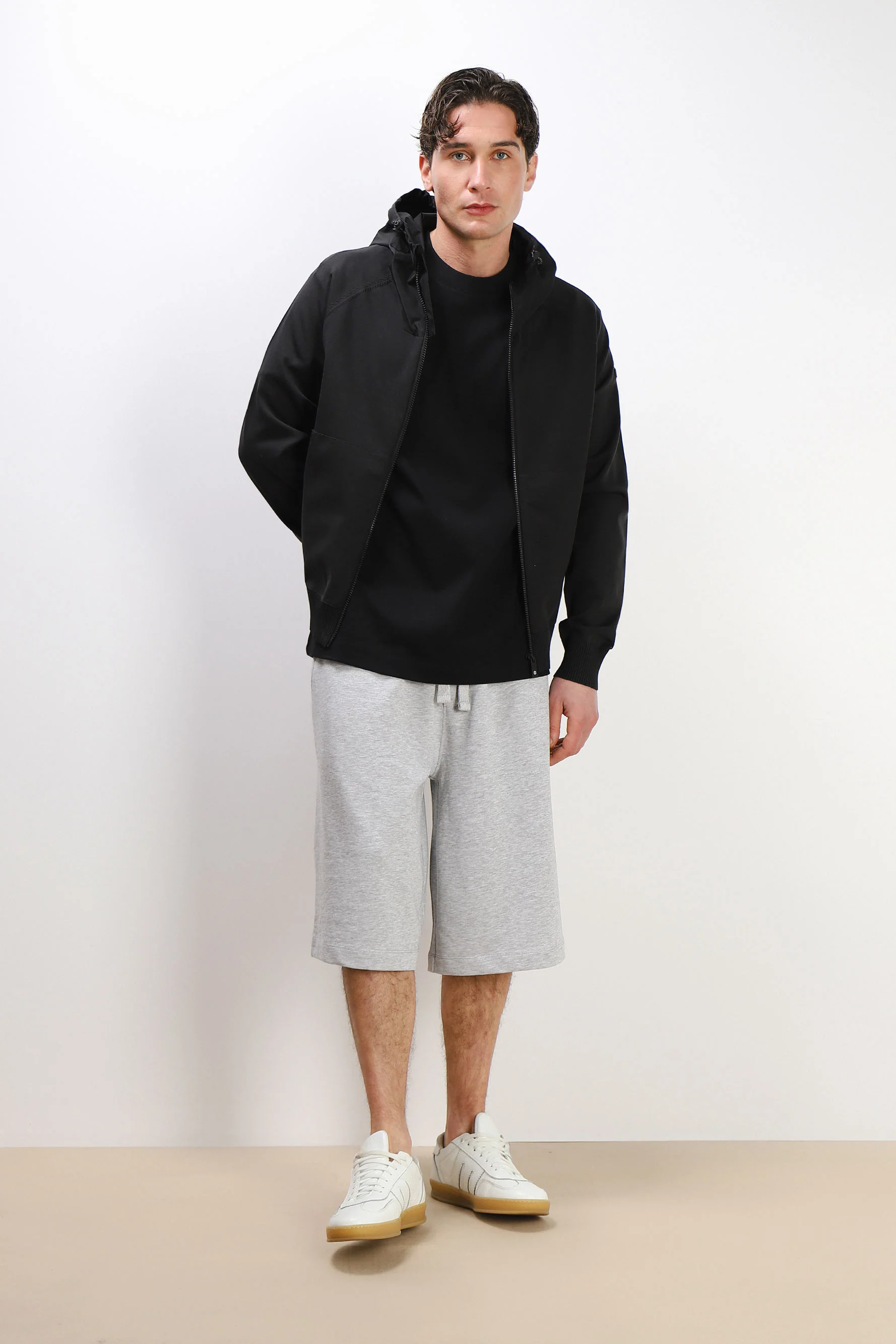 Image of GIUBBOTTO BOMBER CON CAPPUCCIO 