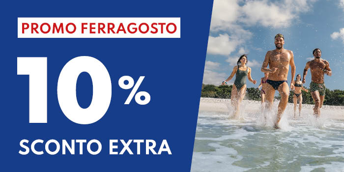 Young group running from the sea on a sunny beach beside a blue panel reading 'Promo Ferragosto 10% sconto extra'