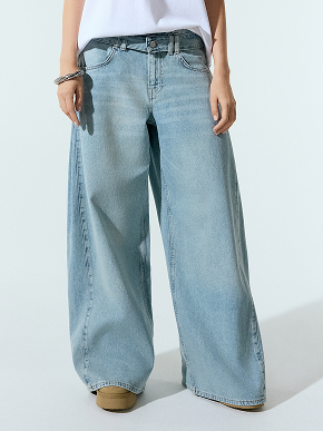 Jeans a gamba larga a vita bassa