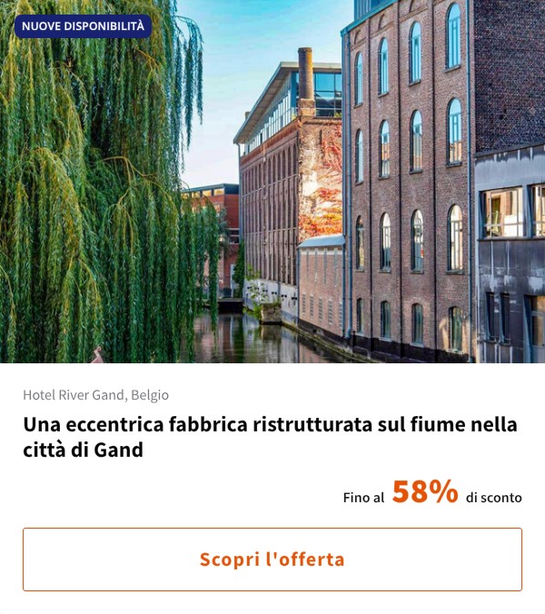Una eccentrica fabbrica ristrutturata sul fiume nella città di Gand