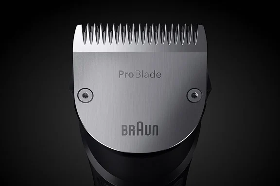 Il Series9 All-in-one di Braun, che mette in risalto la precisione di ProBlade, il rasoio Gillette Labs e il comfort di SkinGuard.
