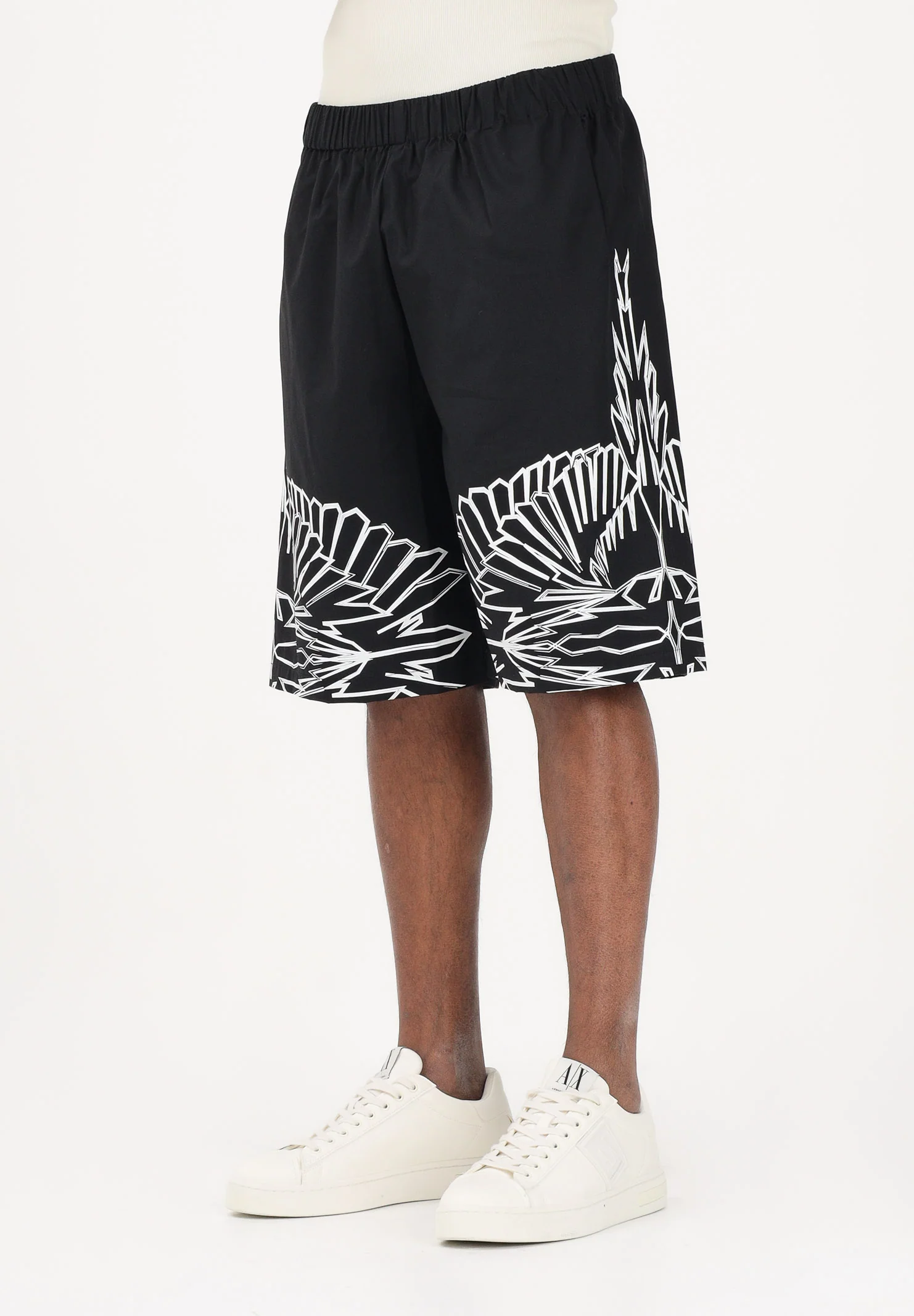 Image of MARCELO BURLON COUNTY OF MILAN Shorts casual nero da uomo con stampa grafica