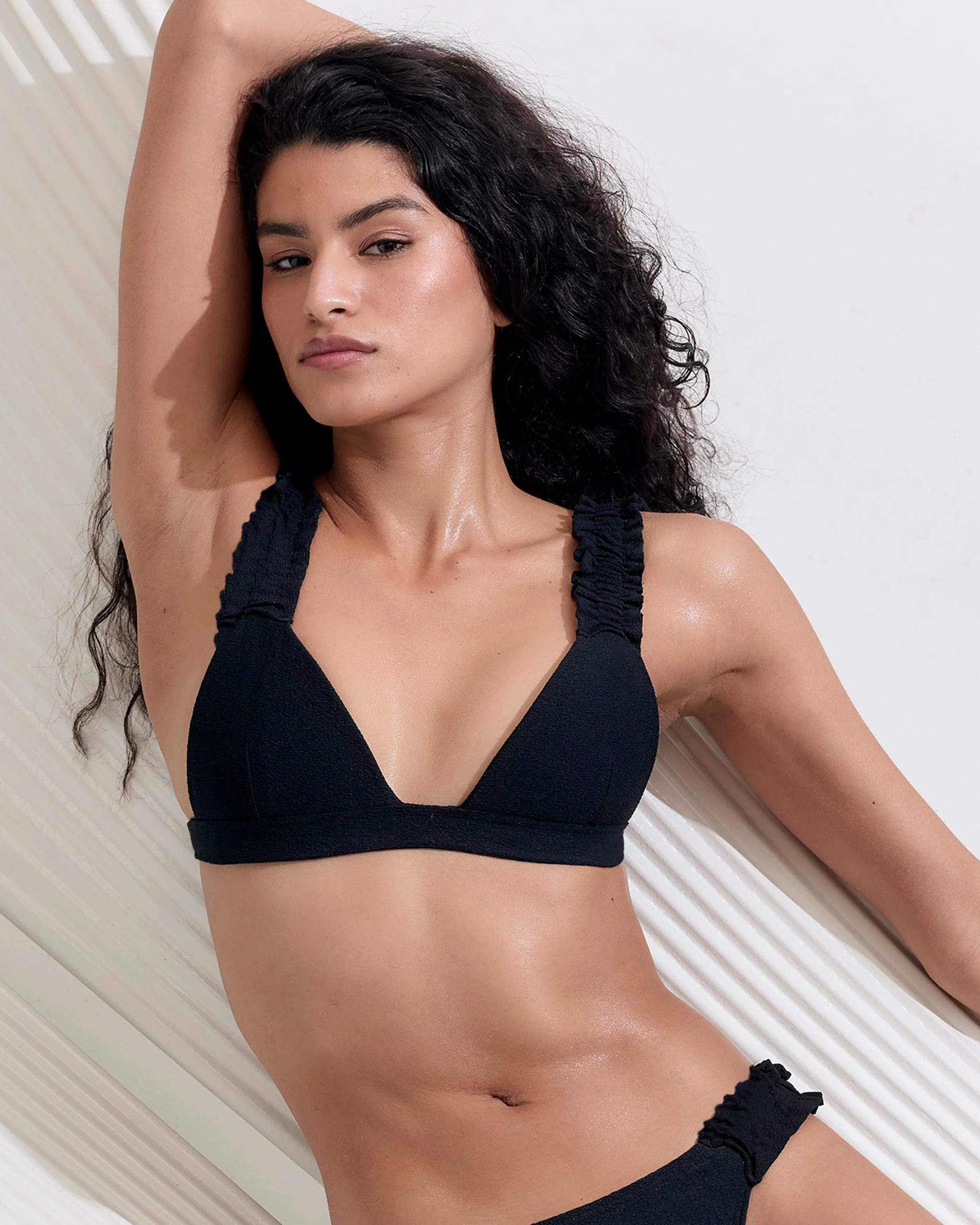 Image of Flores Bikini Top con Volant Nero