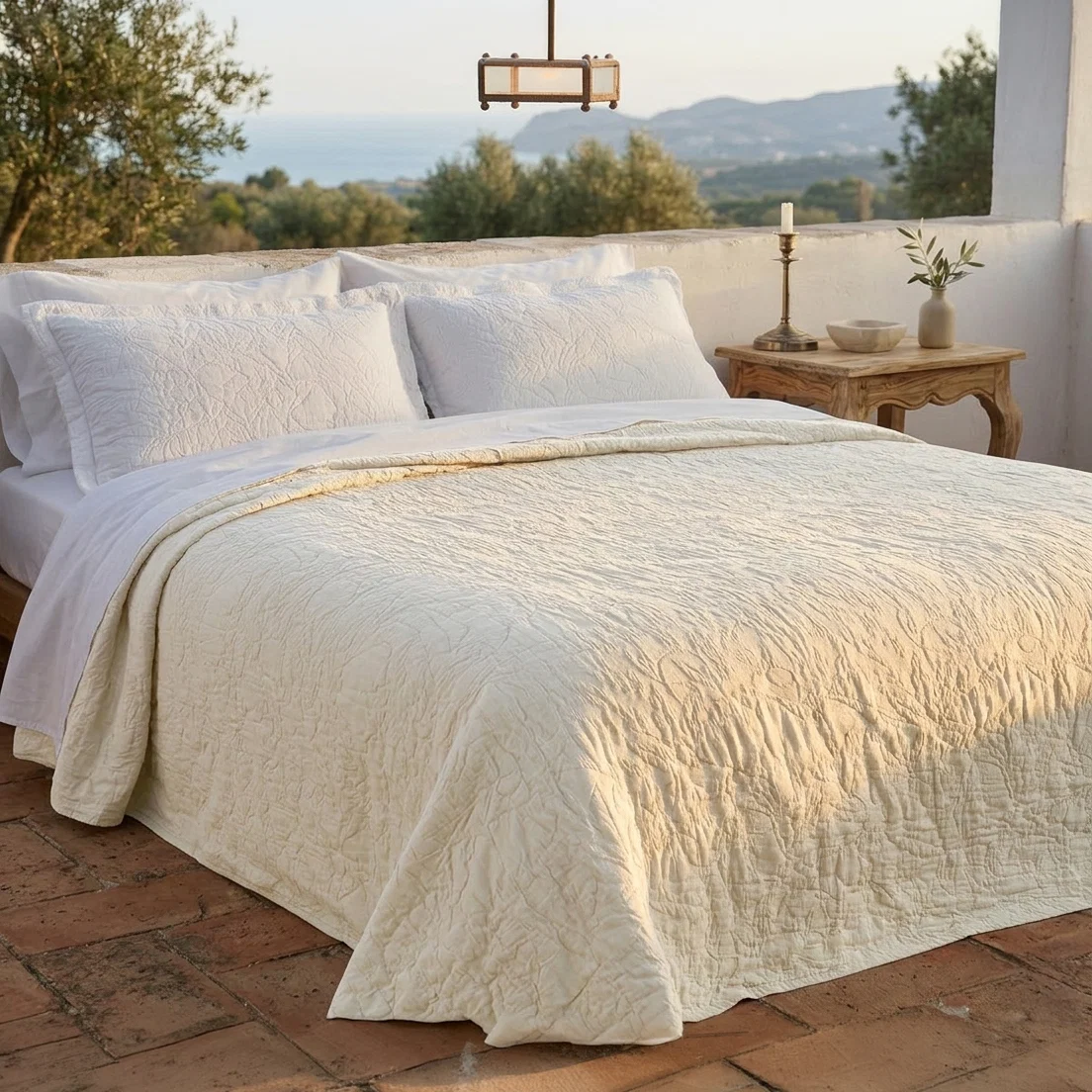 Image of Copriletto in Cotone in tinta unita<br> StoneWashed jacquard floreale - <b>Triptree