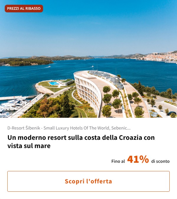 Un moderno resort sulla costa della Croazia con vista sul mare