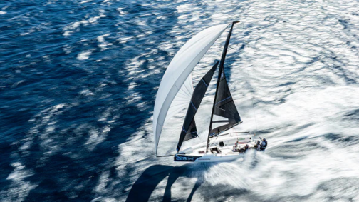 Abbigliamento anti-UV per la vela
