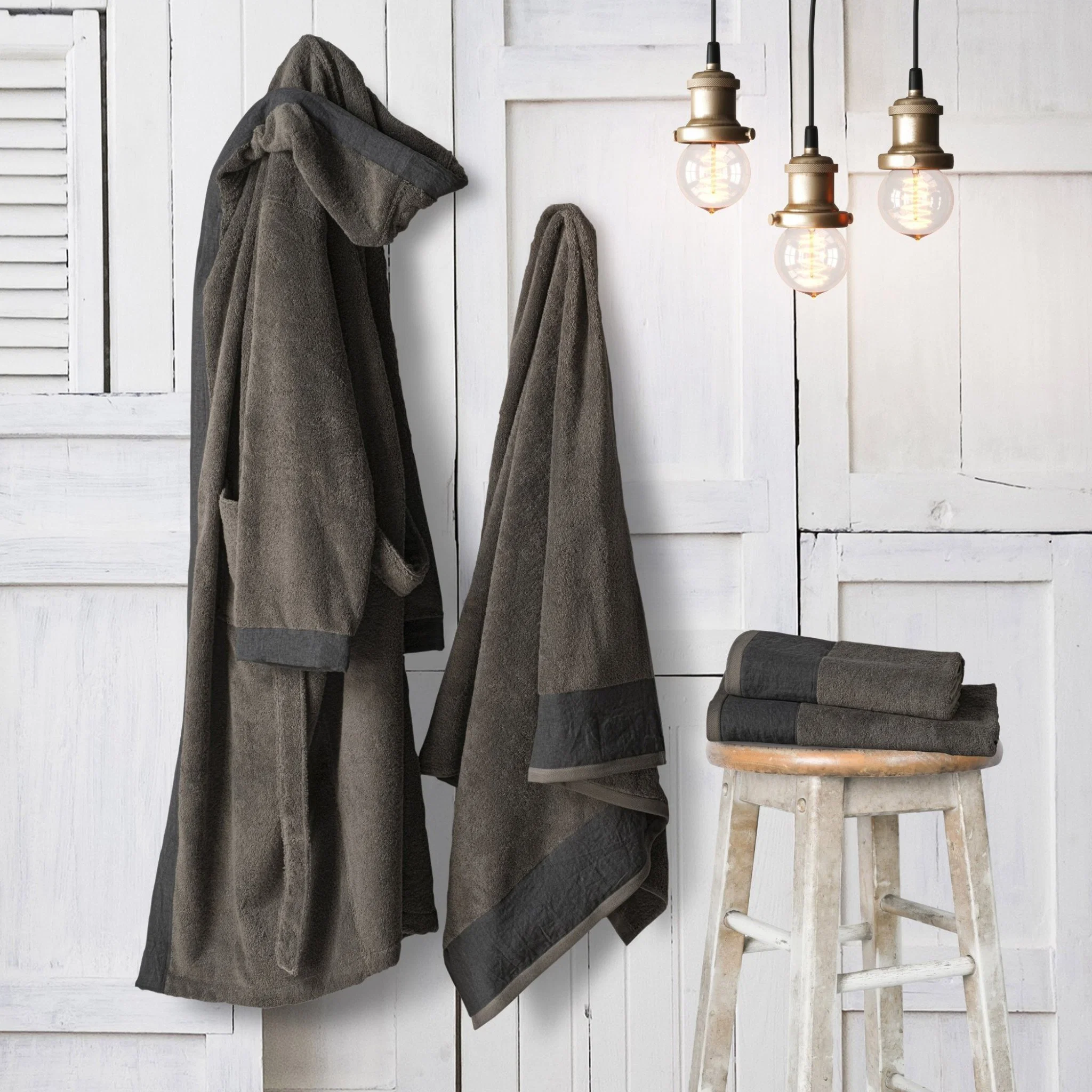 Image of Accappatoio in Spugna con Balza <br>in Lino StoneWashed - <b>Loira