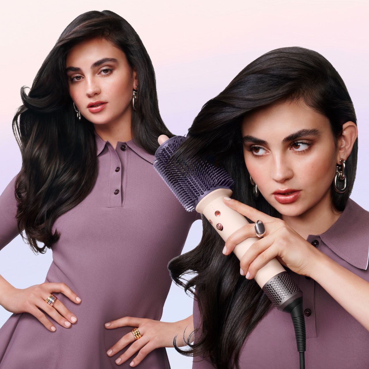 Modella che utilizza la spazzola per lo styling Dyson Airsmooth per acconciare i capelli.