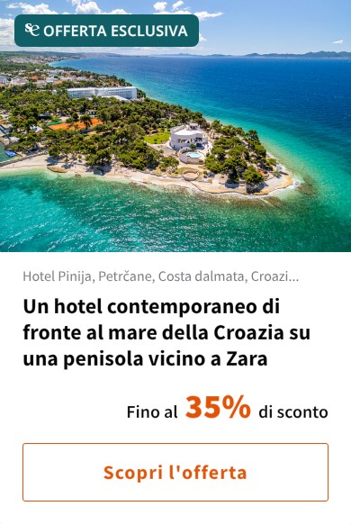 Un hotel contemporaneo di fronte al mare della Croazia su una penisola vicino a Zara