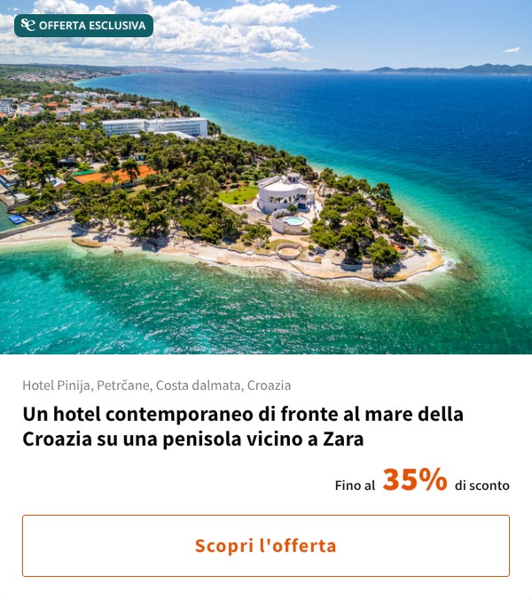 Un hotel contemporaneo di fronte al mare della Croazia su una penisola vicino a Zara
