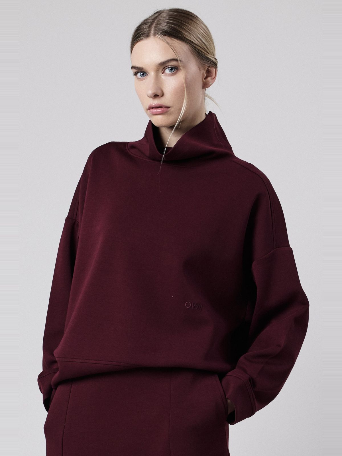 Felpa Collo Alto Loose Fit in Interlock Burgundy