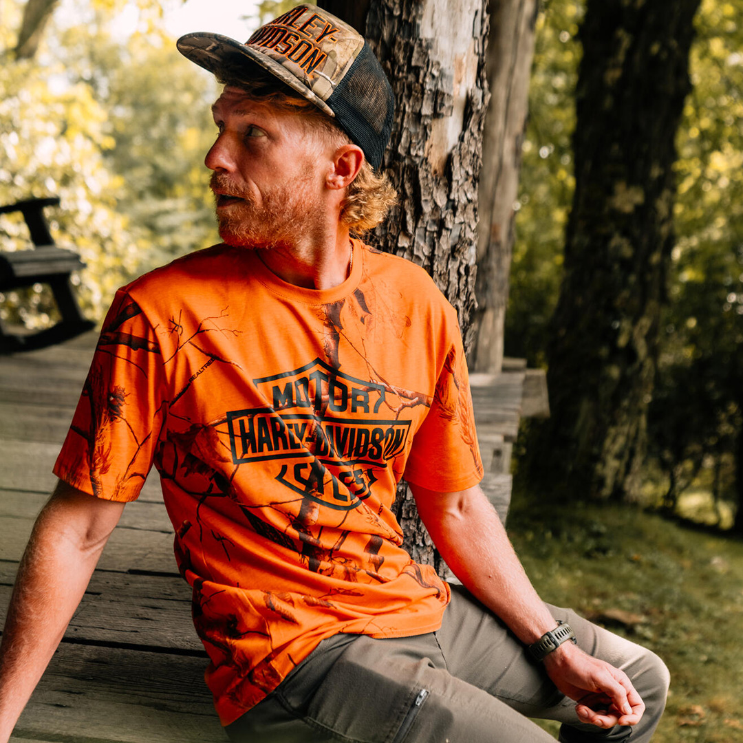 MAGLIETTA DA UOMO CON STAMPA HARLEY‑DAVIDSON<sup>&reg;</sup> X REALTREE<sup>&reg;</sup>