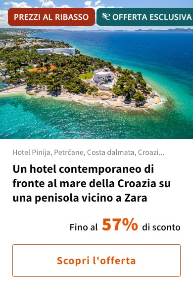Un hotel contemporaneo di fronte al mare della Croazia su una penisola vicino a Zara