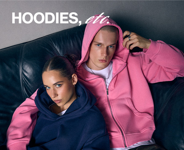 HOODIES, etc. Donna con felpa blu navy e uomo con felpa rosa.
