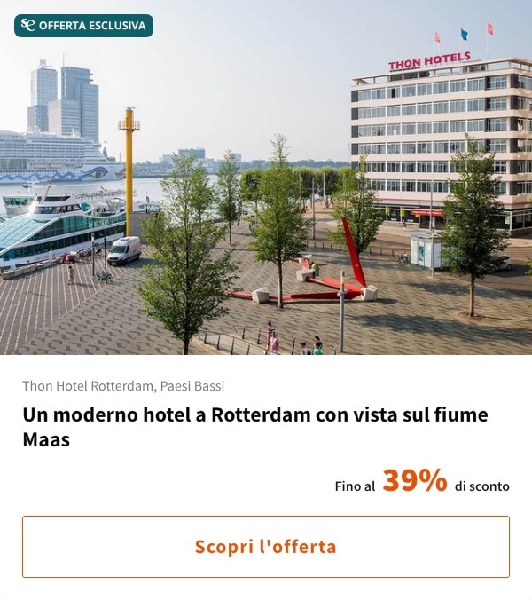 Un moderno hotel a Rotterdam con vista sul fiume Maas