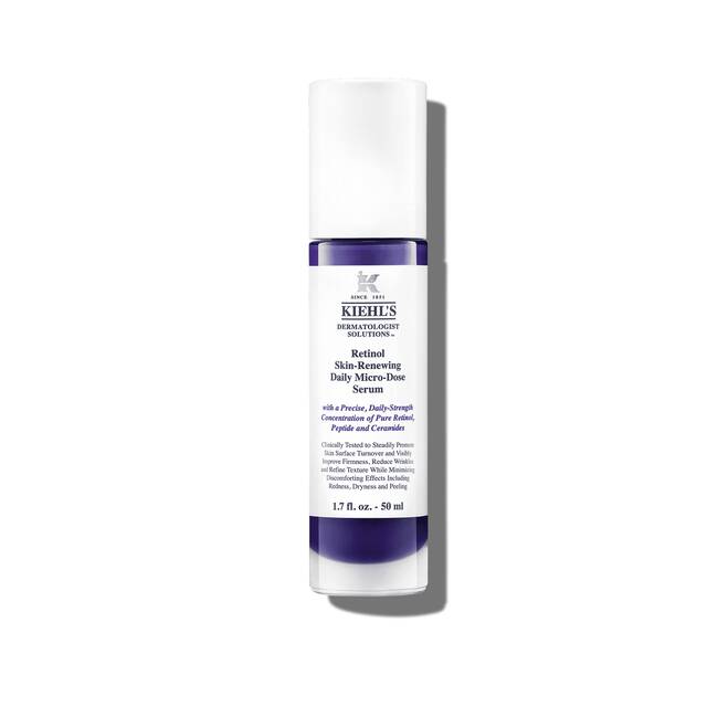 Retinol skin renewing daily micro dose serum su sfondo bianco