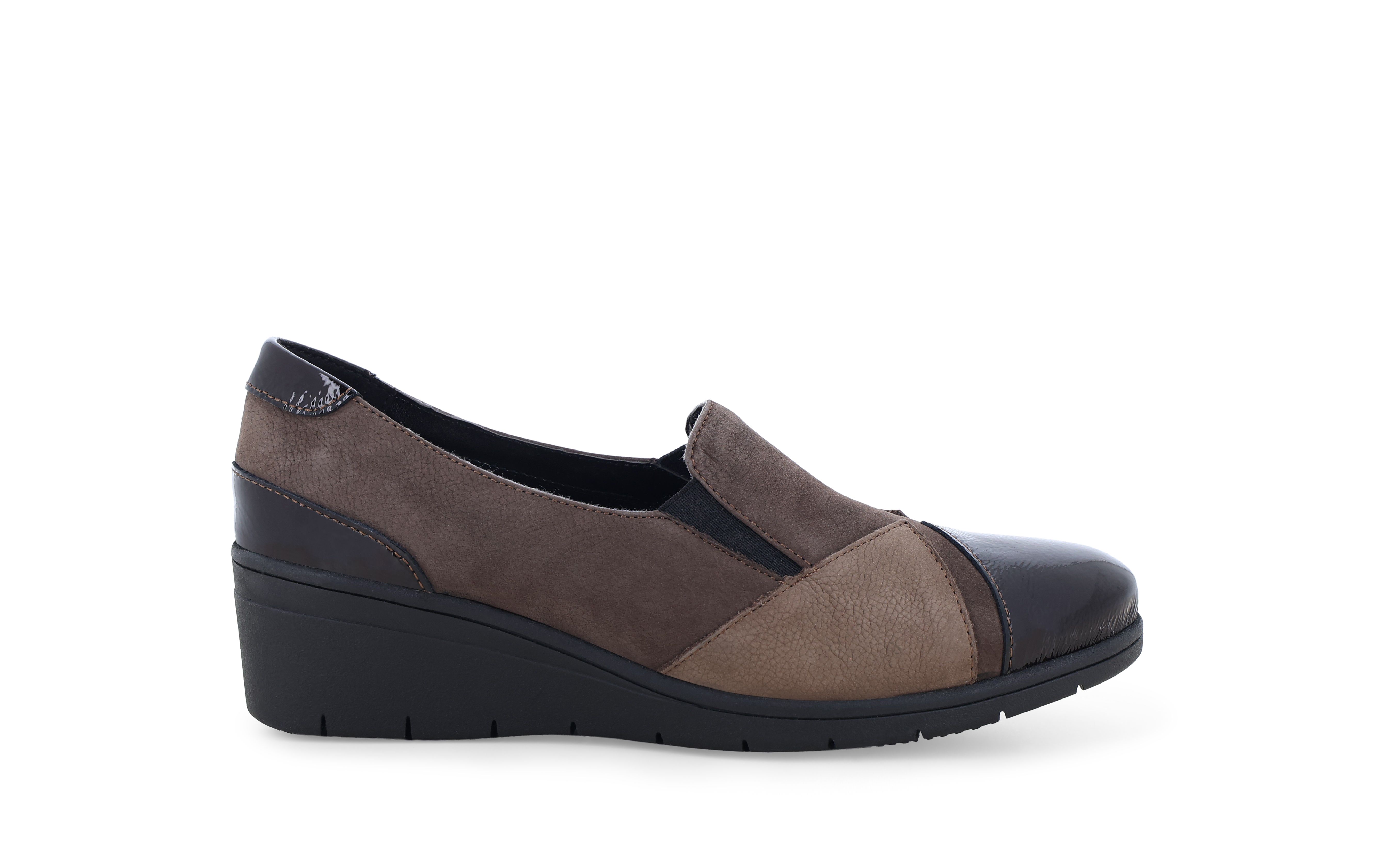 Mocassino donna comodo in morbida pelle e vernice marrone k91617q