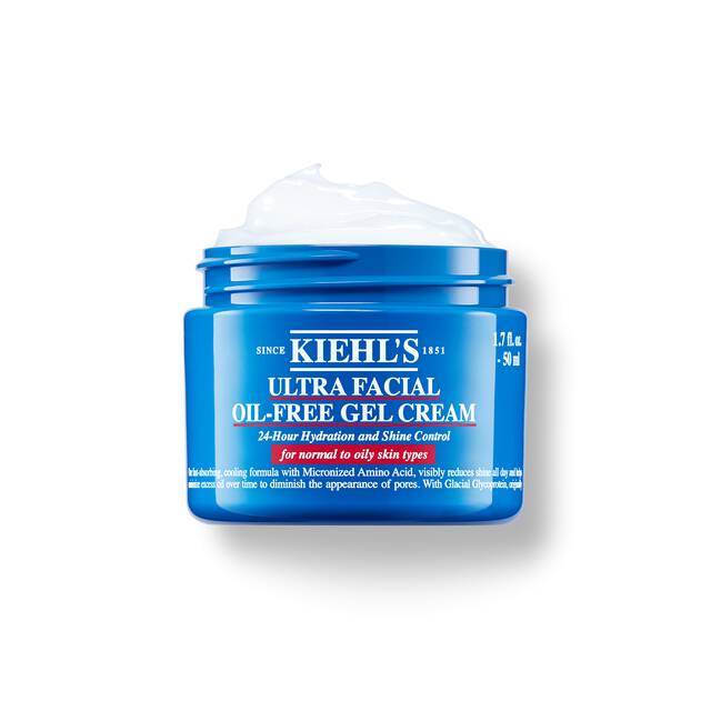 Vasetto di Ultra Facial Oil-free Gel Cream su sfondo bianco