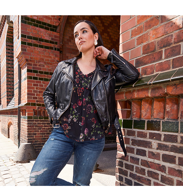 Blusa in chiffon, fiori, A-line, scollo a V, maniche lunghe