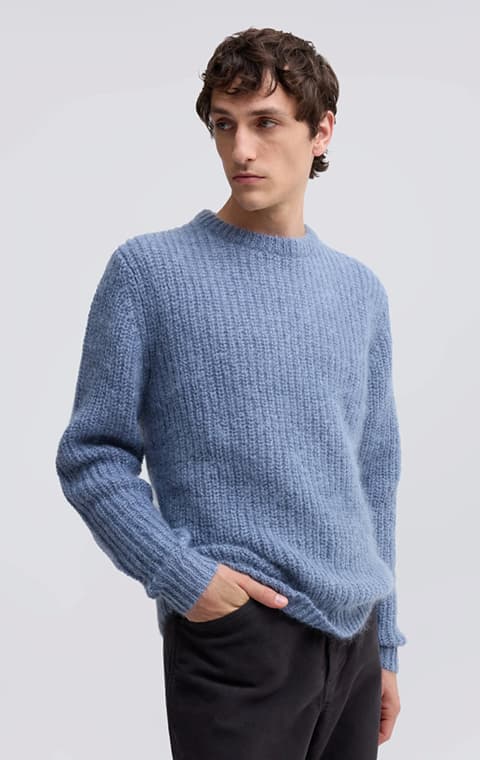 KNITWEAR