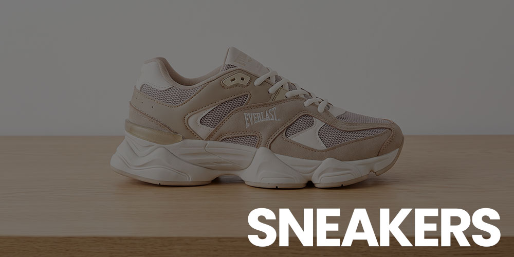 Beige Everlast chunky sneaker on wooden surface with mesh and suede details, white sole and bold 'SNEAKERS' text overlay