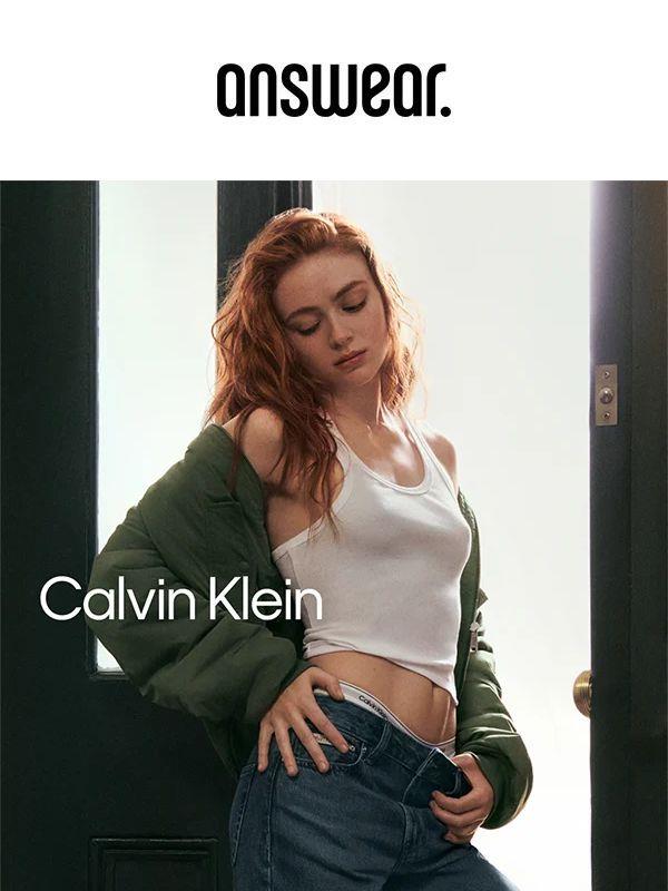 Stile autunnale con personalità! Scopri le ultime tendenze per il guardaroba femminile della nuova stagione.